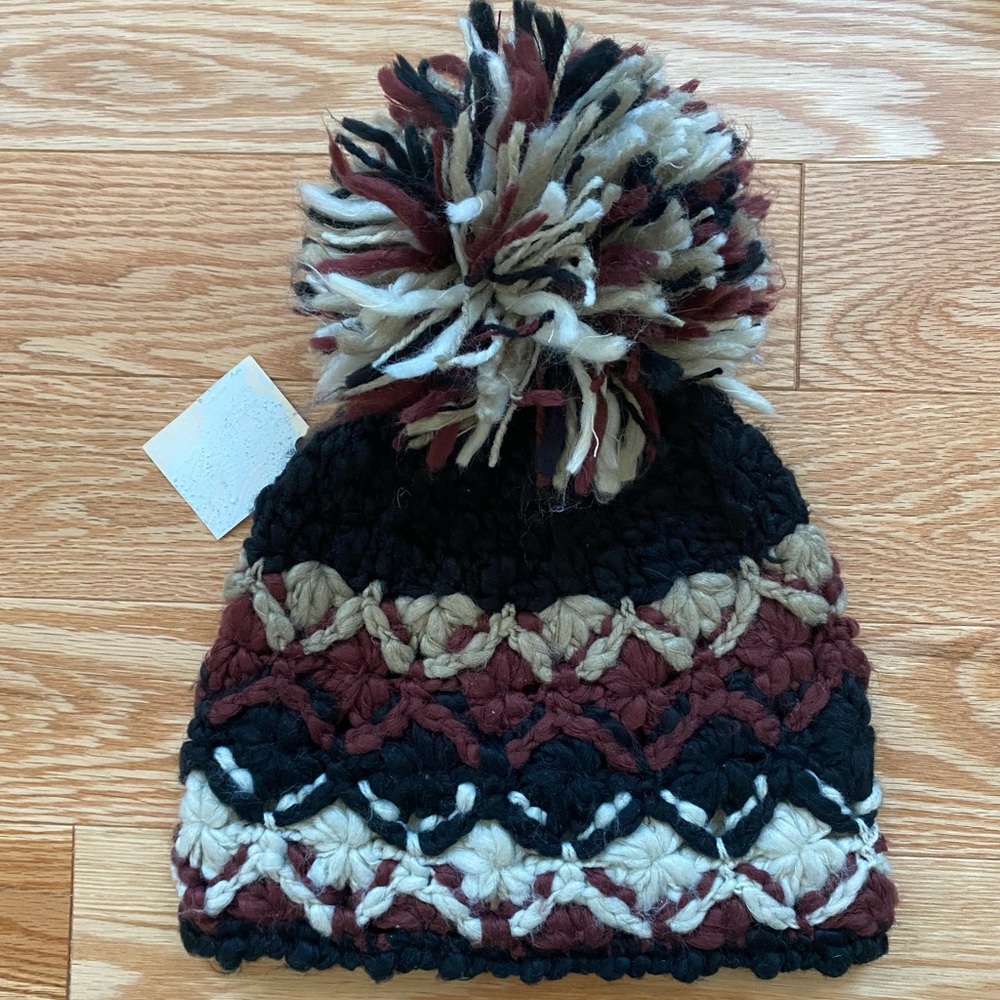 Free People Large Pom Pom Beanie